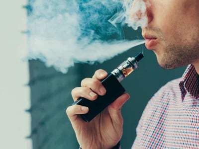 Die Al Fakher 30.000 Hypermax bringt 30.000 Züge purer Dampfpower in deine Hand