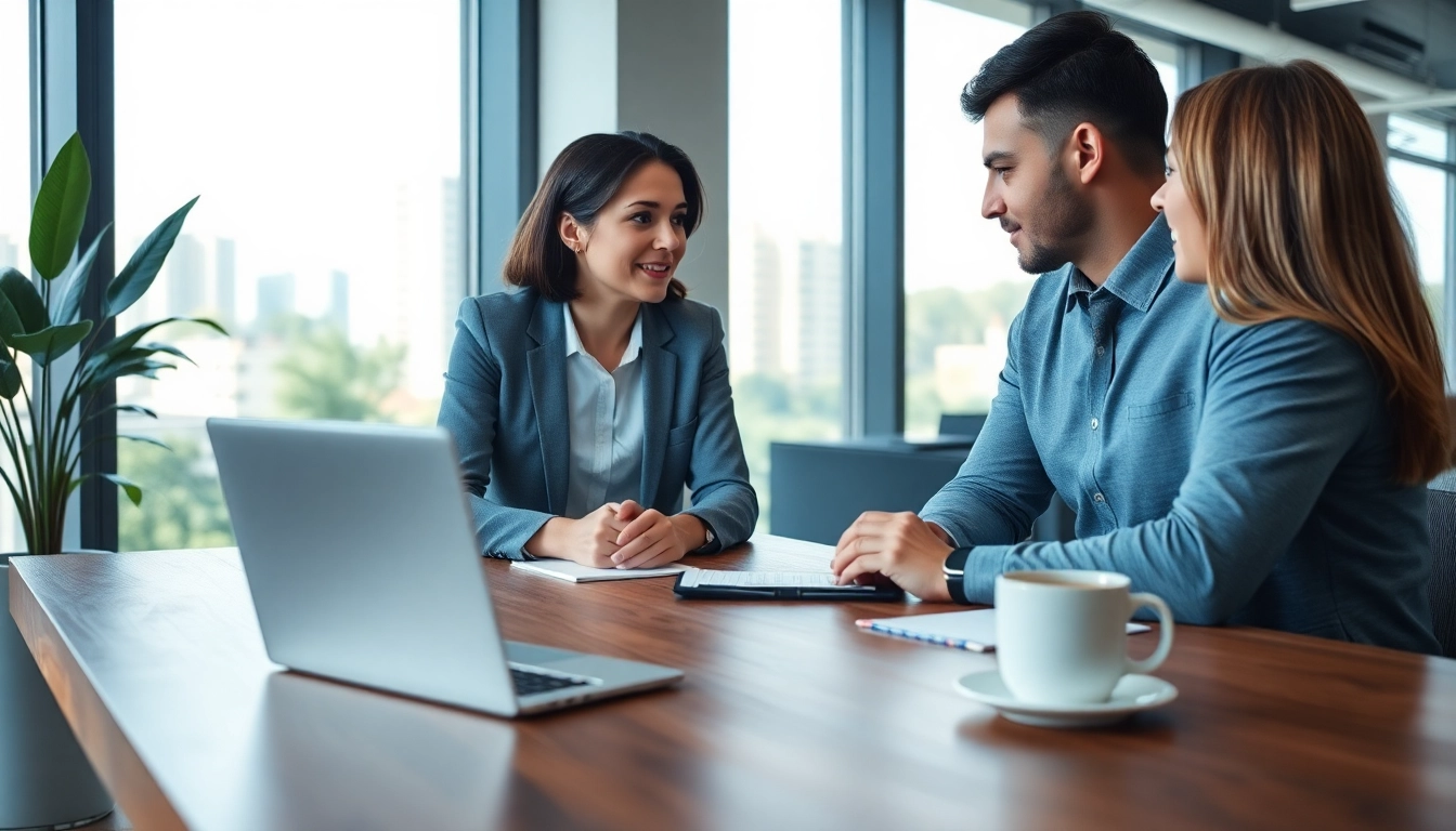 Headhunter Schweiz führt ein Gespräch in einem modernen Büro über Rekrutierungsstrategien.