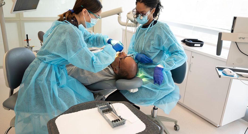 Der Zahnarzt Zürich, der sich auf Veneers spezialisiert hat: Ein neuer Look für Ihr Lächeln